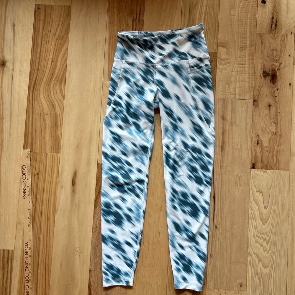 Like New! Old Navy Teal and White Patterned Leggings